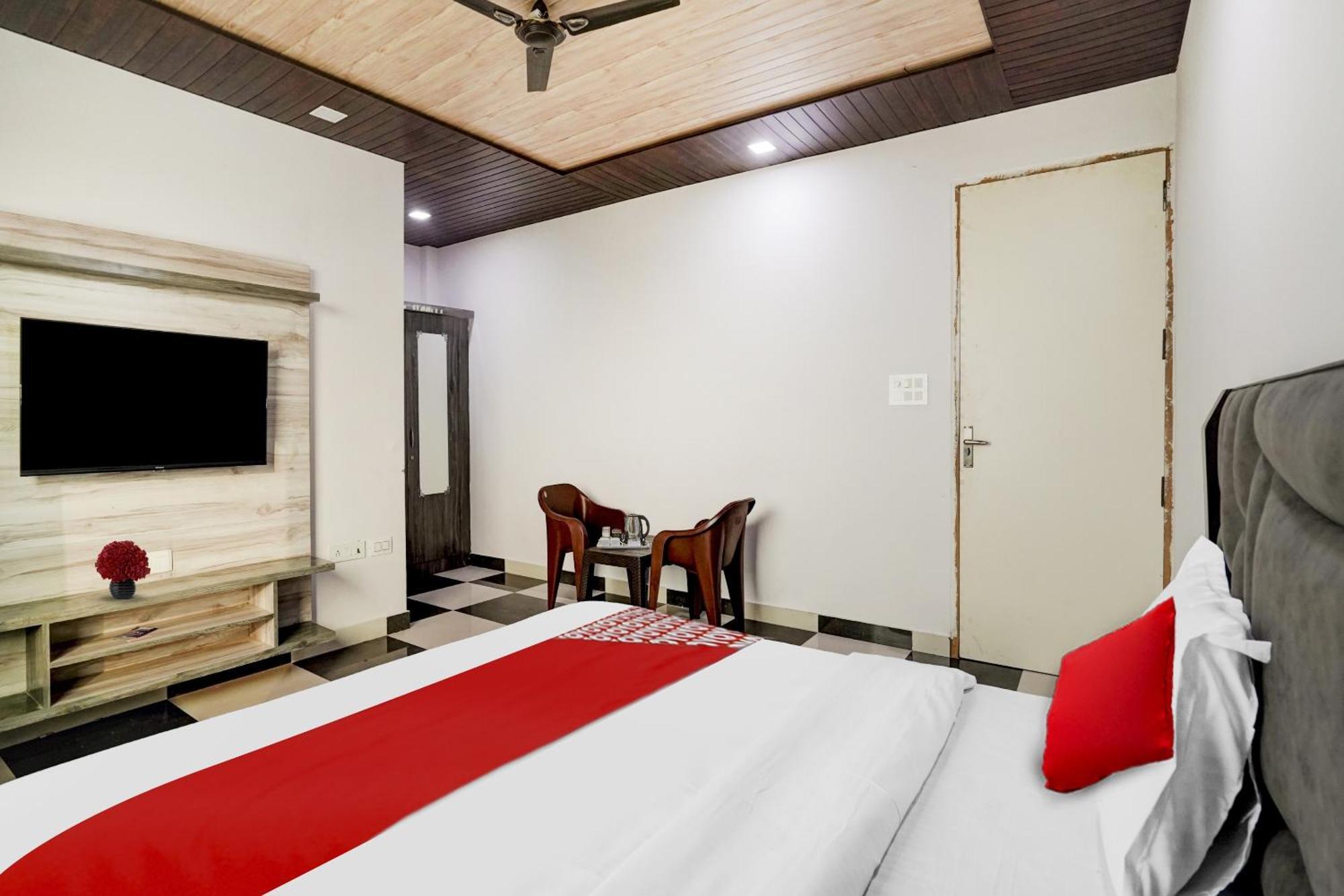 Collection O Love Garden Hotel Ghaziabad Bagian luar foto