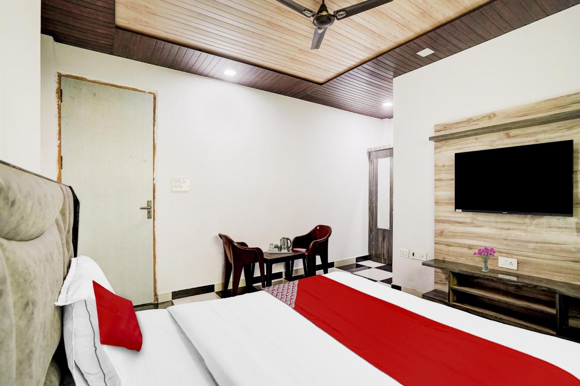 Collection O Love Garden Hotel Ghaziabad Bagian luar foto