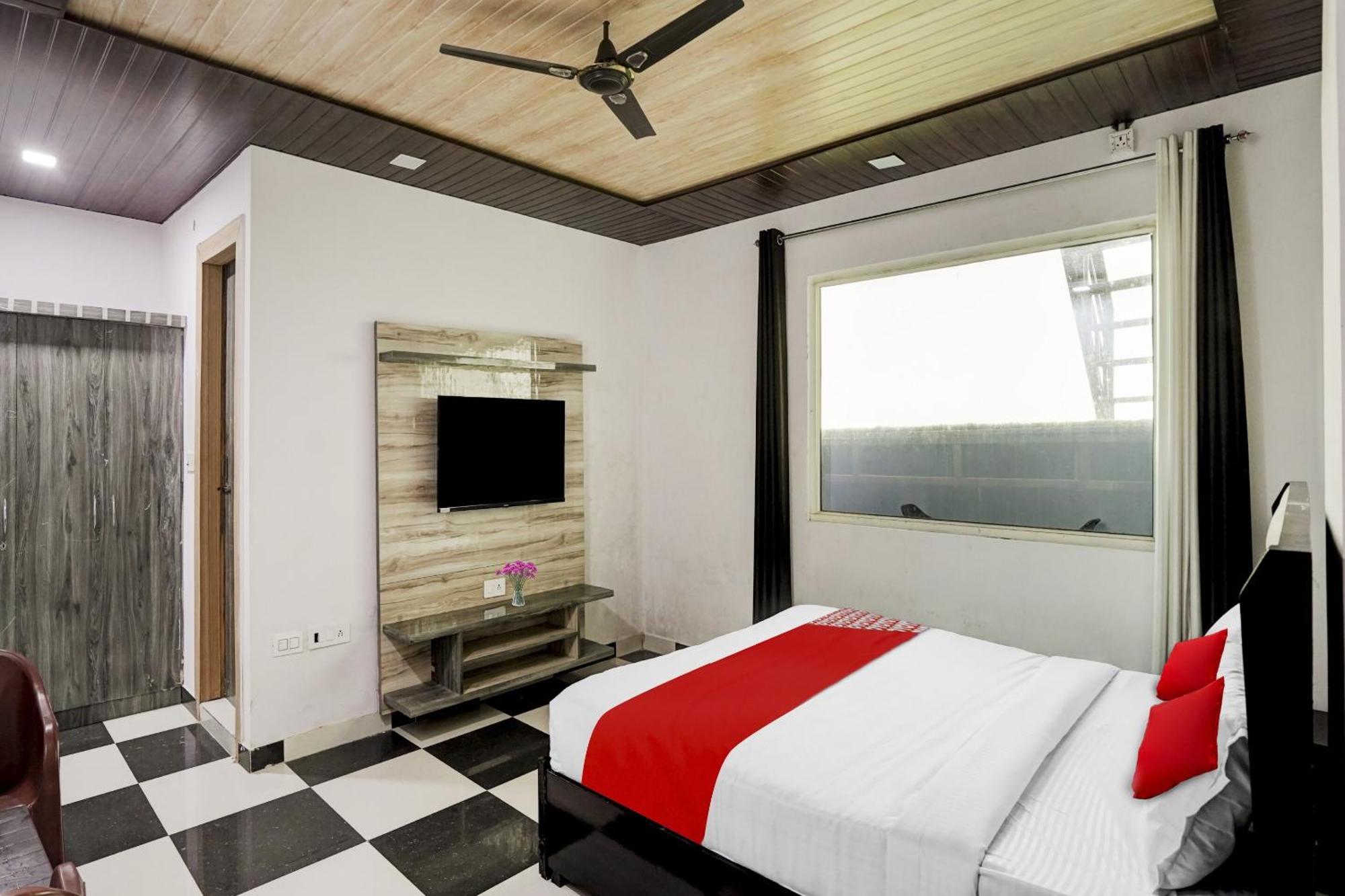 Collection O Love Garden Hotel Ghaziabad Bagian luar foto