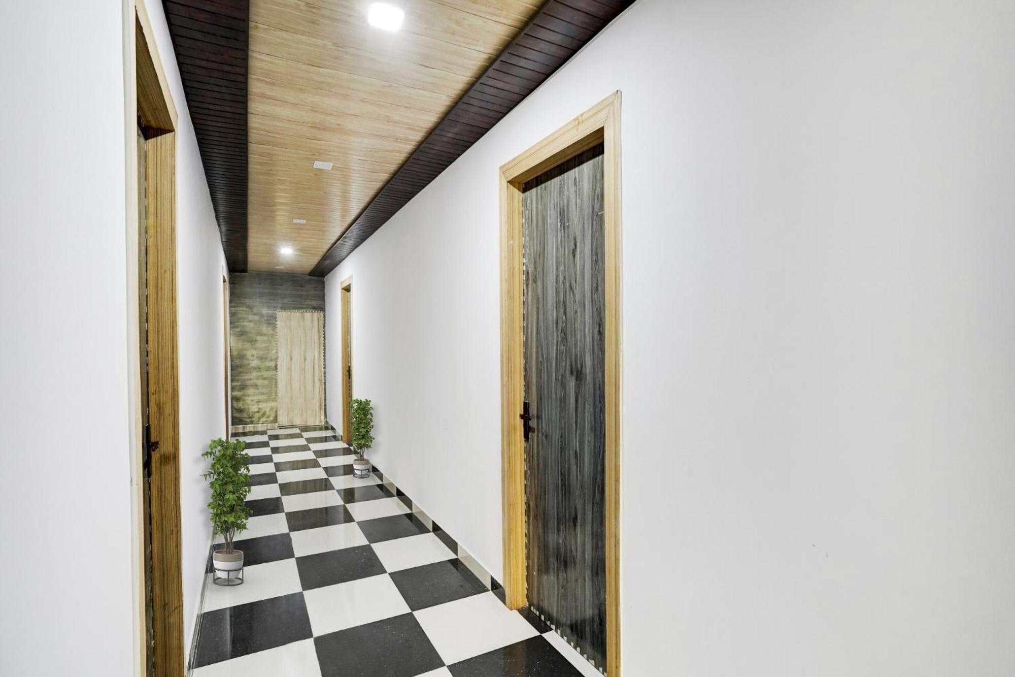 Collection O Love Garden Hotel Ghaziabad Bagian luar foto